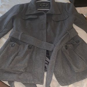 selling a gray winter coat